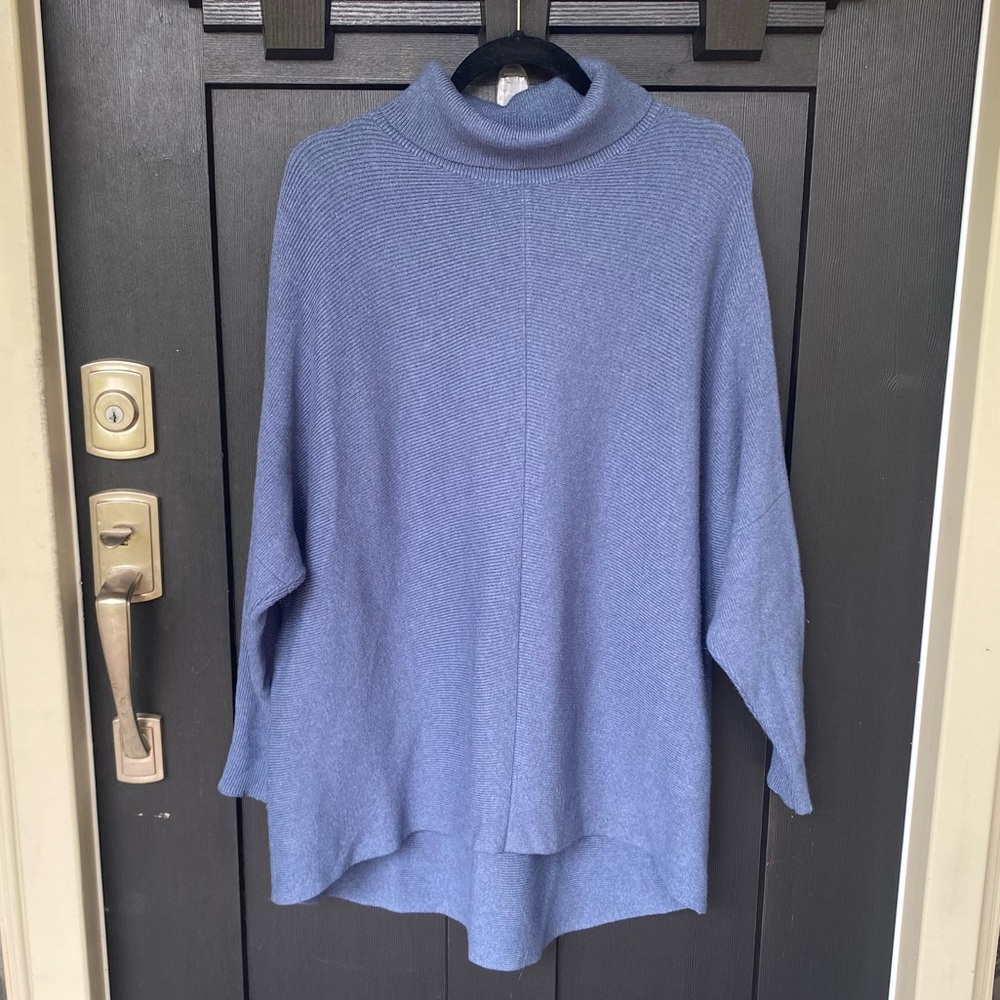 Blue turtleneck tunic—Medium (would fit a large or xl)
